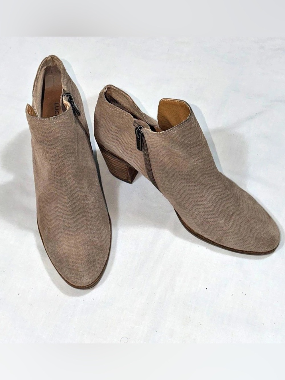 Lucky Brand Pickla Taupe Suede Chevron Ankle Booties Womens 9M
